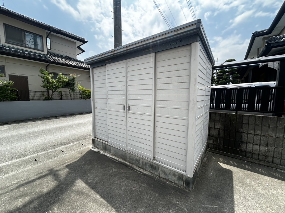 内観:区画内の壁・床・天井の状態(スケルトン基調)