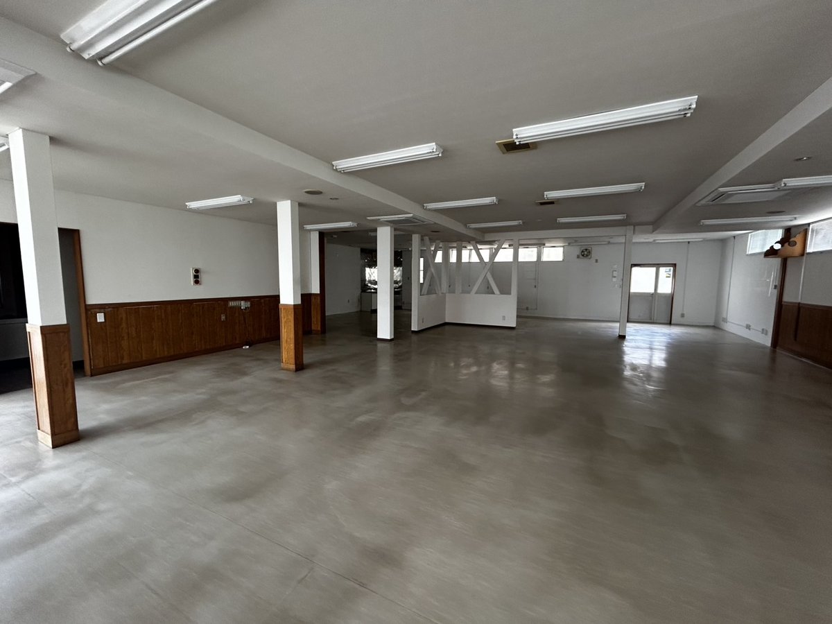 内観:照明・天井設備(ビルトインエアコン)