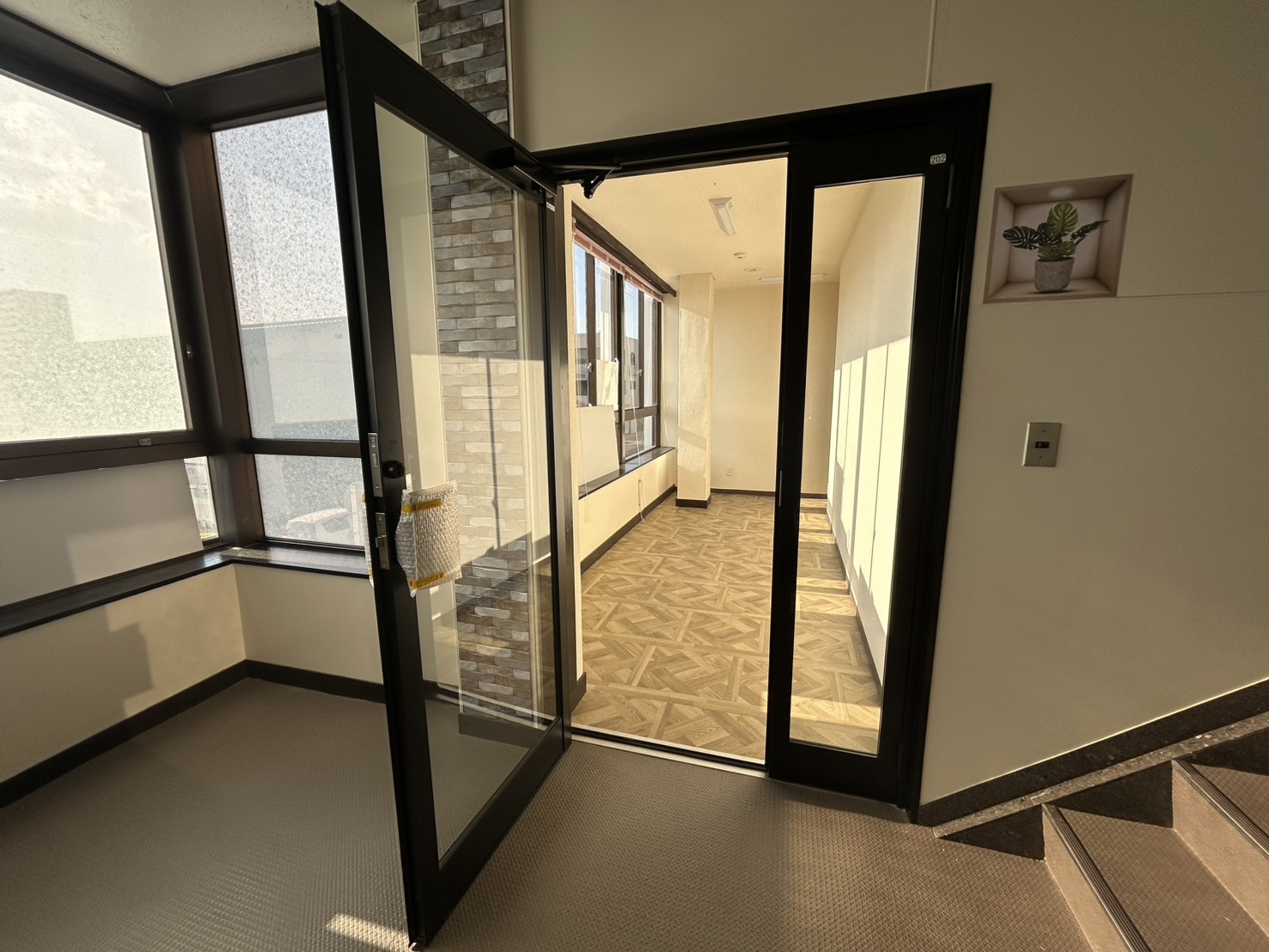 室内 全体の広さが分かる写真 2