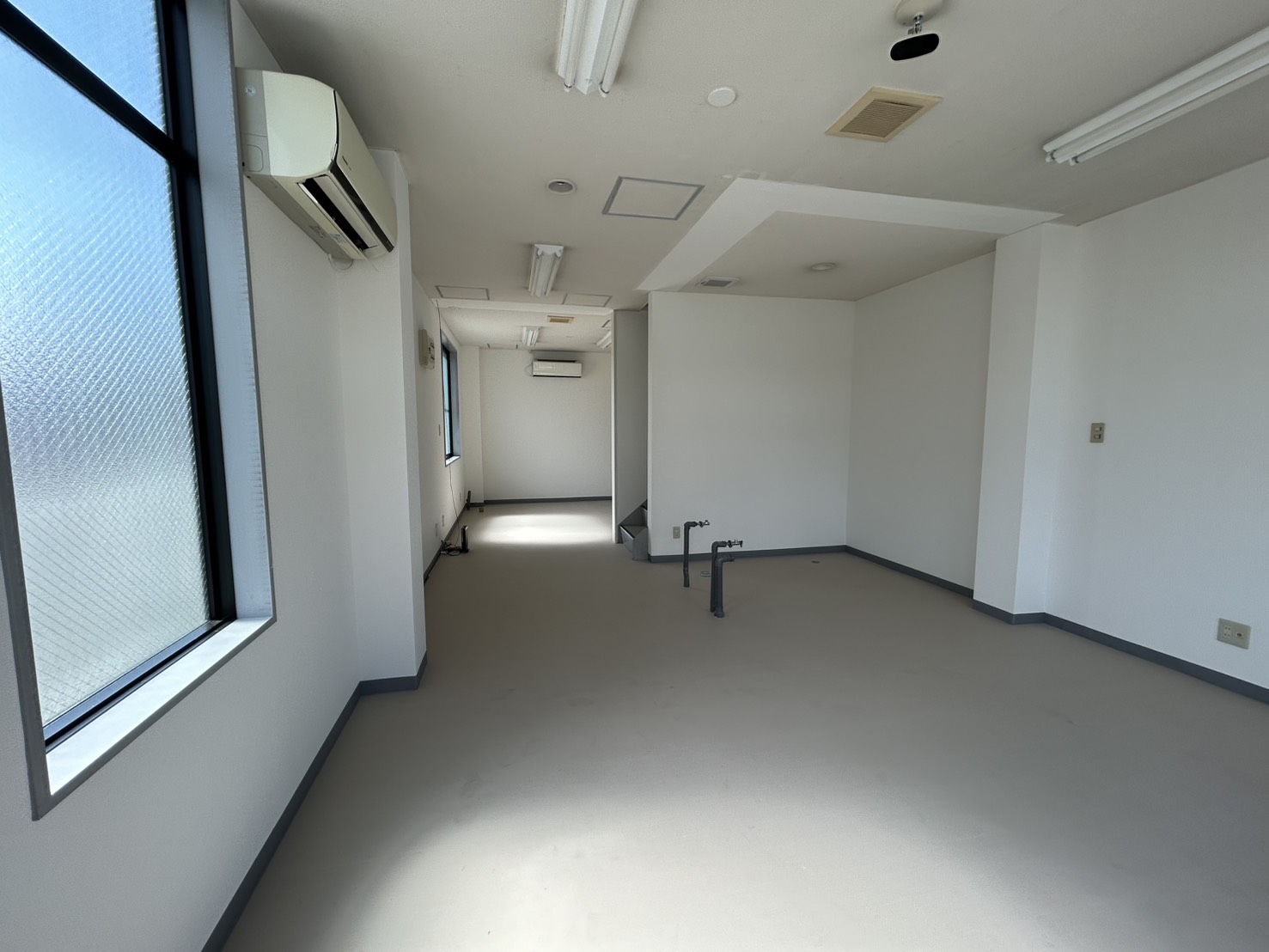 室内 入口側からの様子