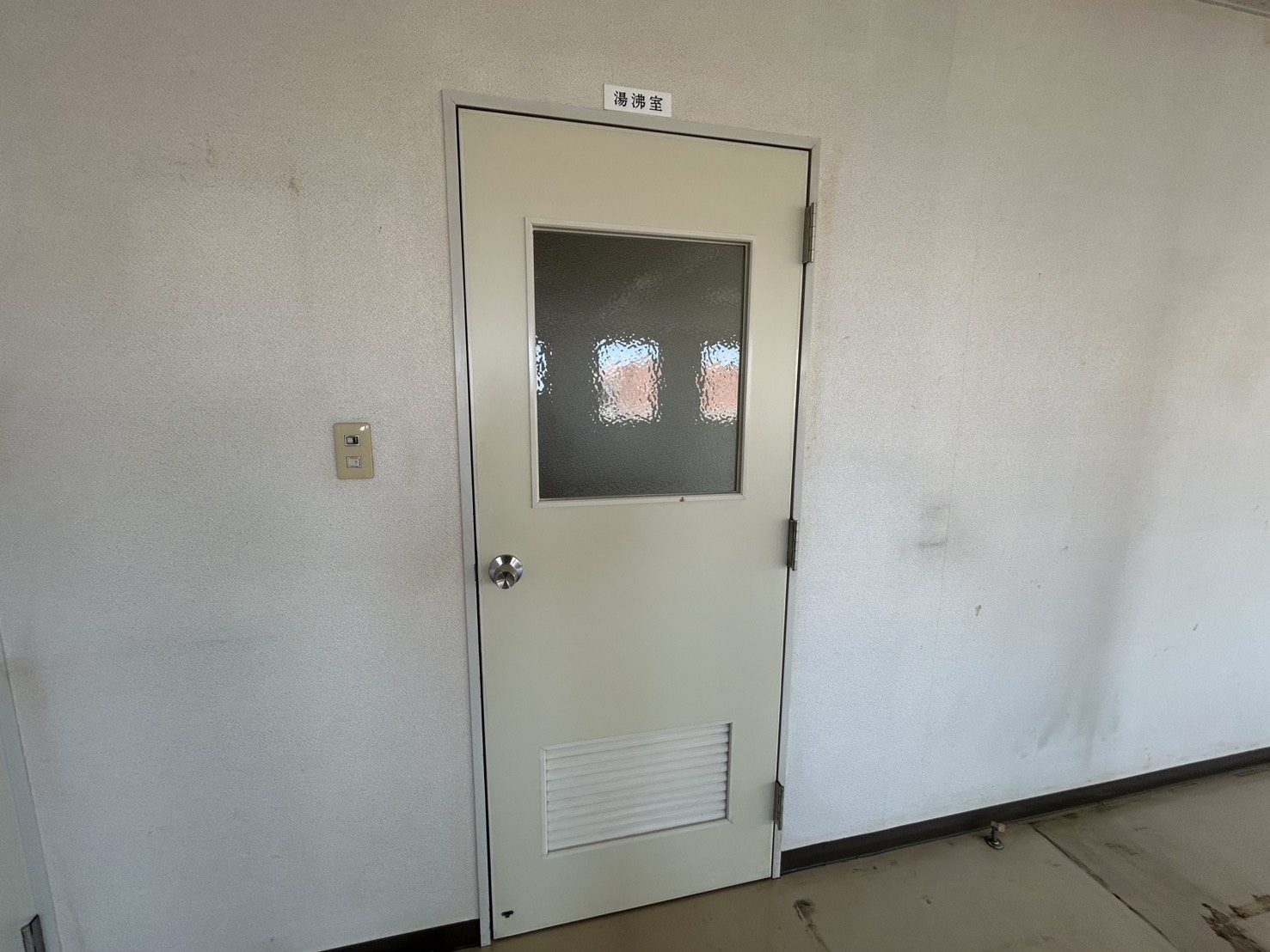 トイレ入口まわり